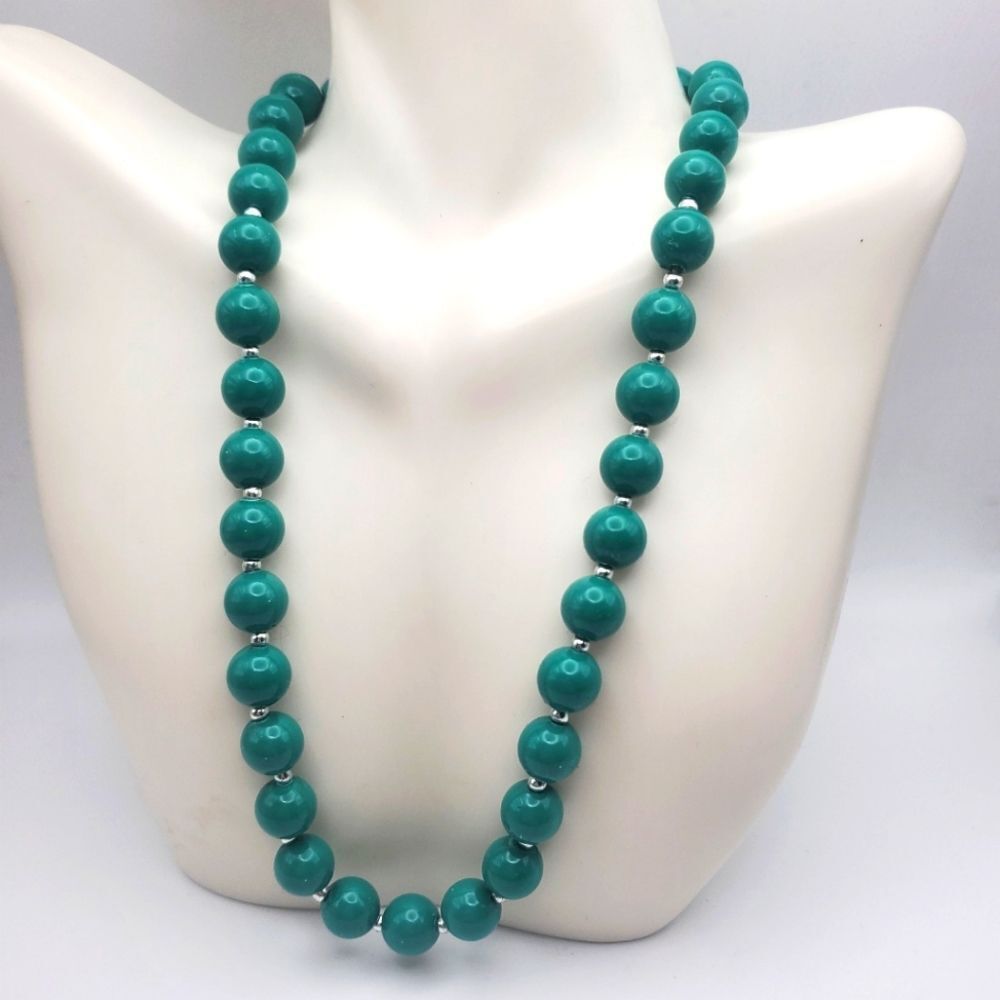 Green gloss beaded necklace cottagecore soft girl wear